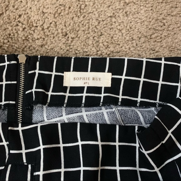 Checkered Pattern Shorts - Picture 4 of 5